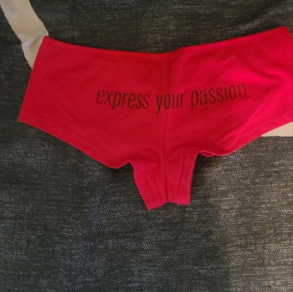 Shades of love booty shorts red sz large - Picture 2 of 4